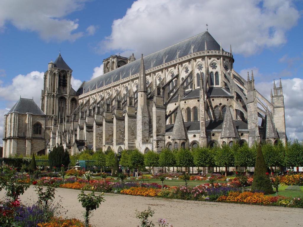Kyriad Bourges Sud Exterior photo